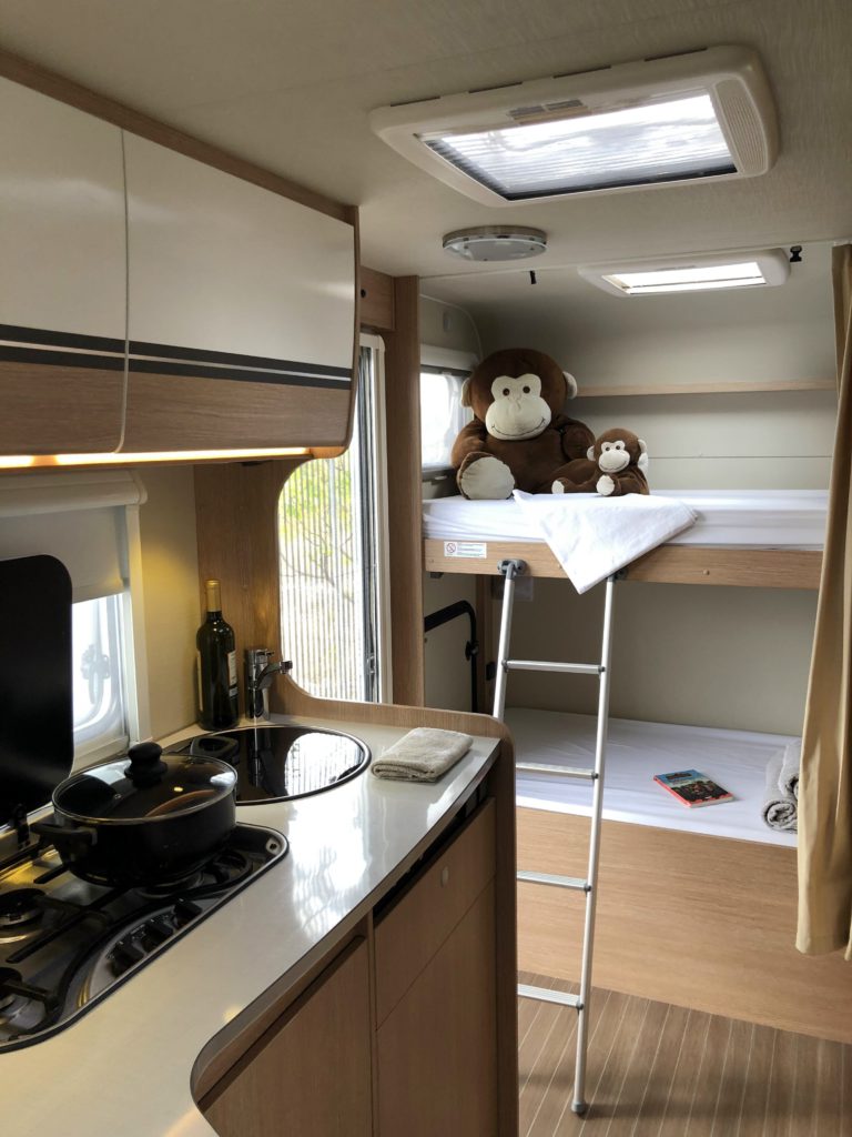 Calavan - Alquiler Autocaravana Valencia: Literas