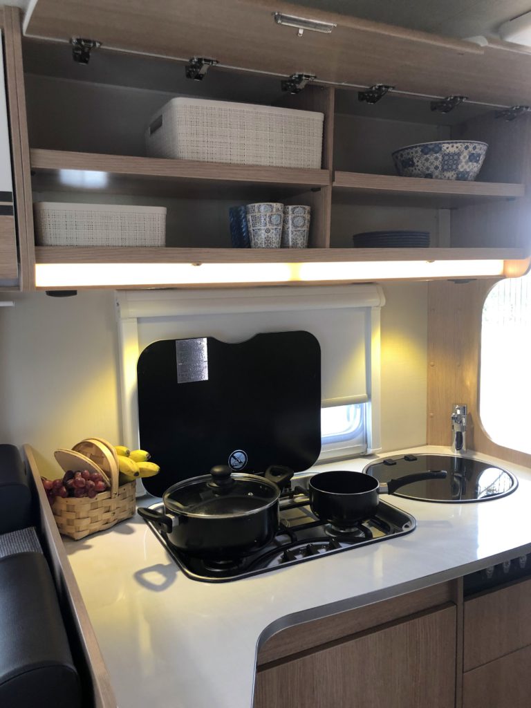 Calavan - Alquiler Autocaravana Valencia: Sunlight Cocina