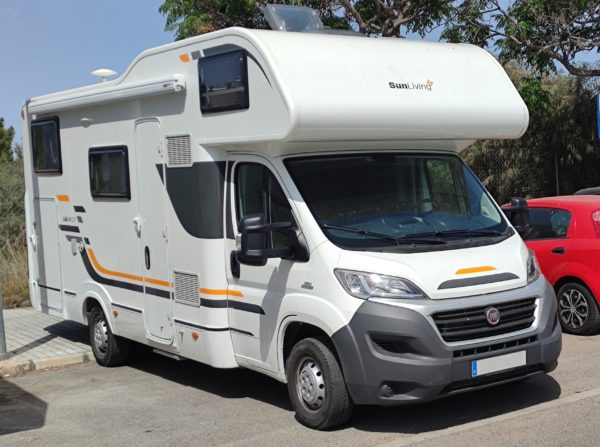 Calavan - Alquiler Autocaravana Valencia: Sunliving A49DP