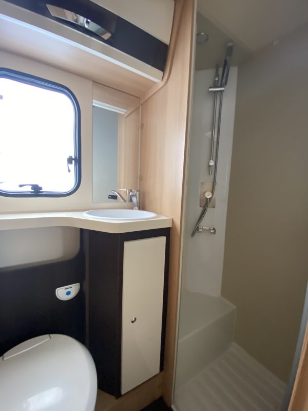 Calavan - Alquiler Autocaravana Valencia: Baño